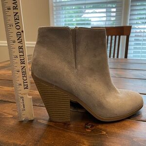 Banana Republic gray booties. Size 8